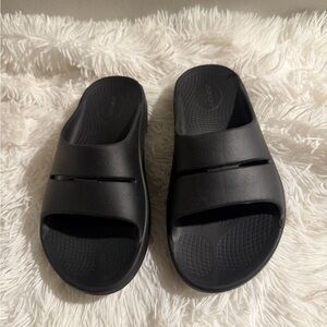 OOFOS Black Slide Sandals